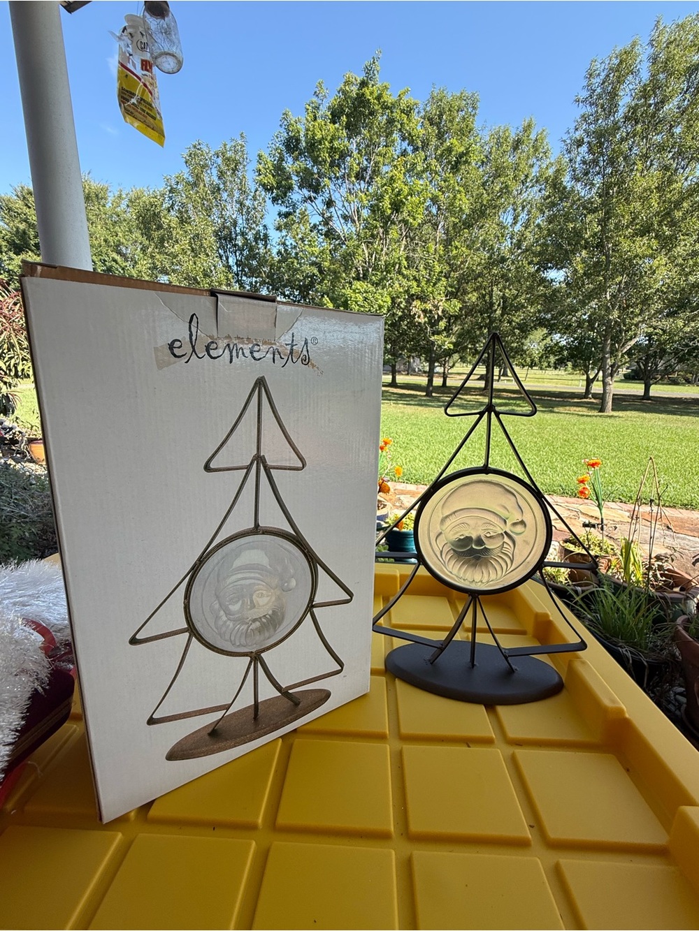 Iron Christmas Tree With Santa Face Sketch In Frosted Glass Tea Light Elements